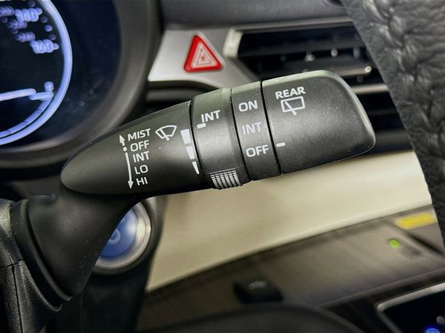 Used 2023 Toyota Sienna Limited image 16