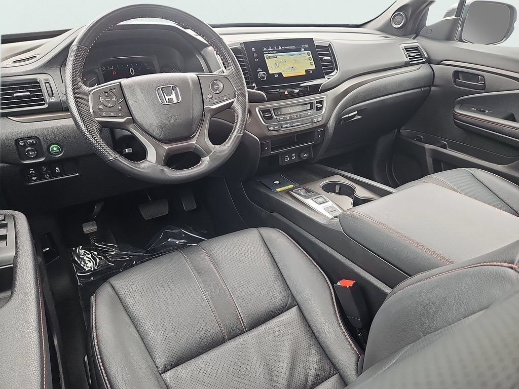 Certified 2025 Honda Passport TrailSport image 11