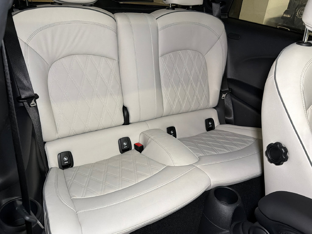 Used 2023 MINI Cooper SE FWD image 12