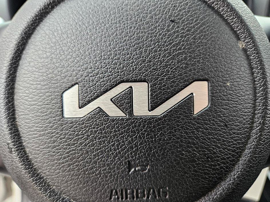Used 2022 Kia Soul LX image 25