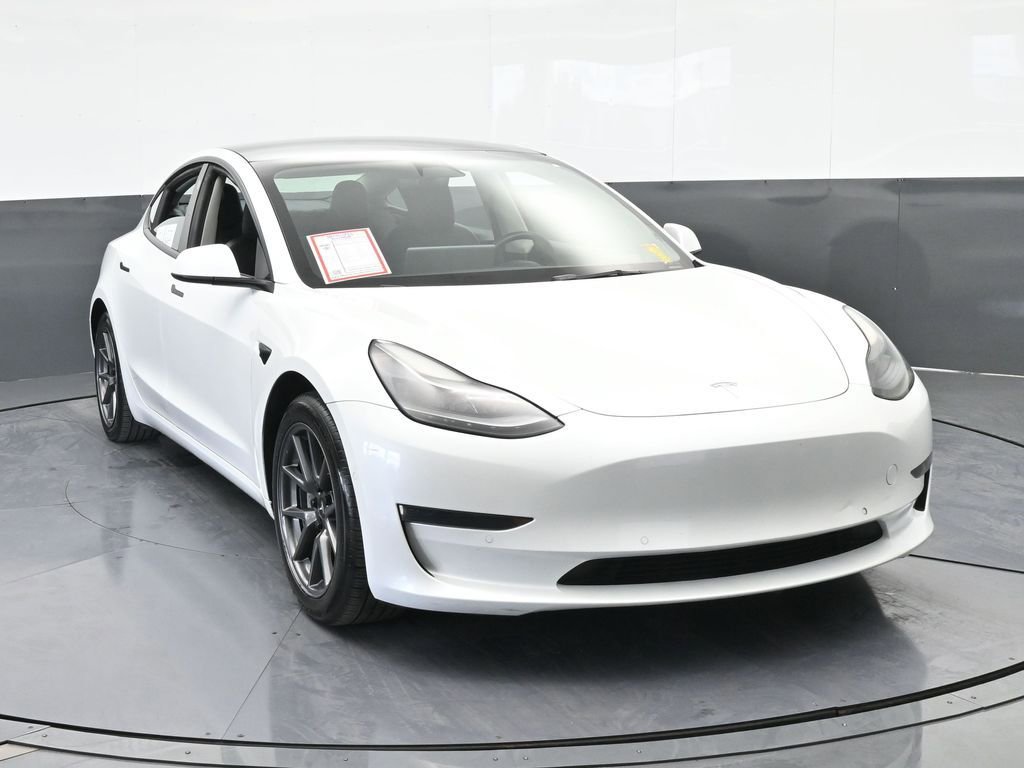 Used 2021 Tesla Model 3 Standard Range Plus image 9