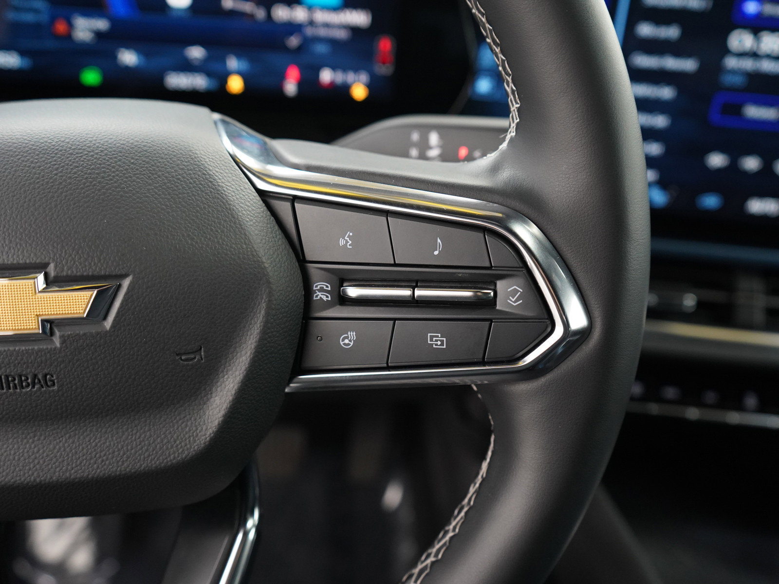 Used 2024 Chevrolet Equinox EV LT image 25