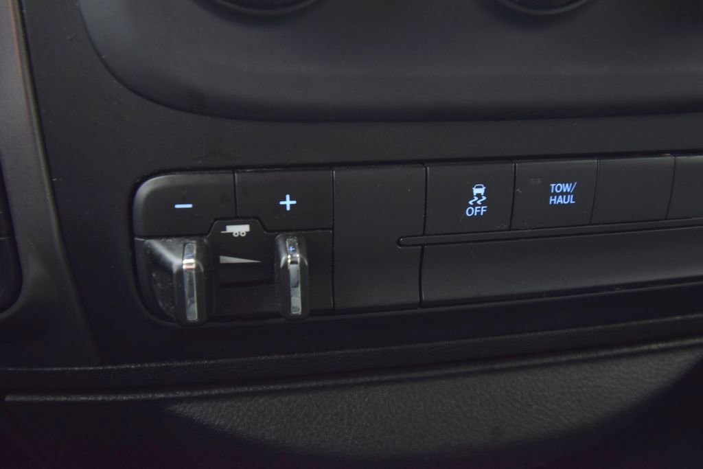 Used 2021 RAM 1500 Classic SLT image 34