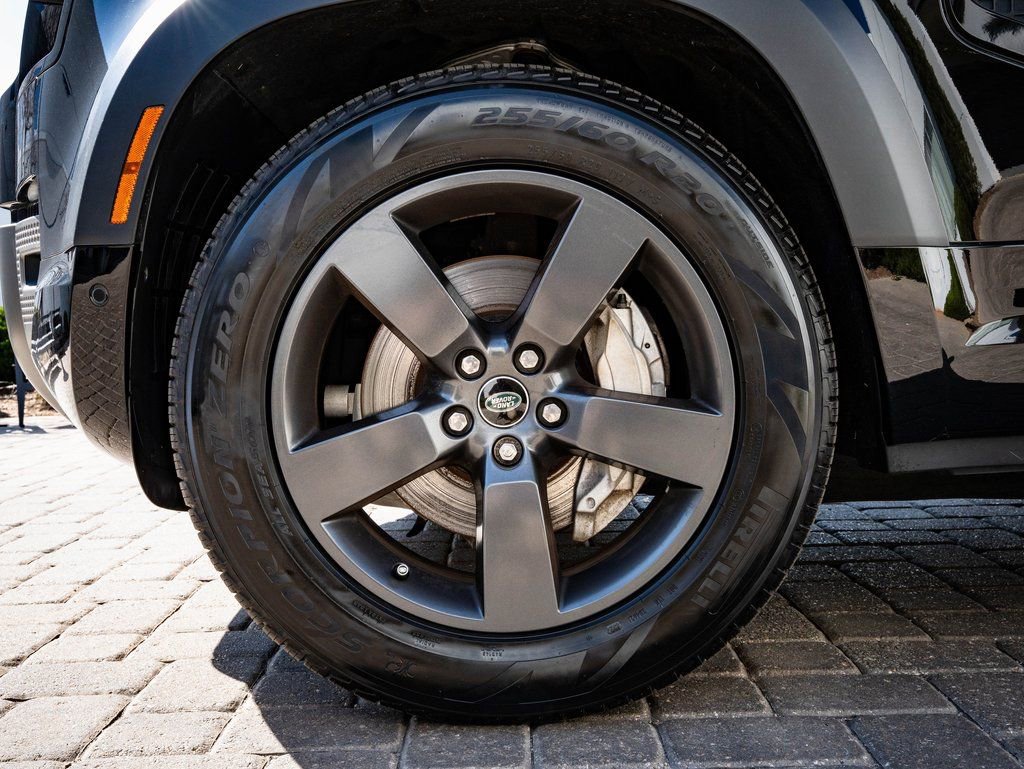 Used 2023 Land Rover Defender 130 X-Dynamic SE image 13