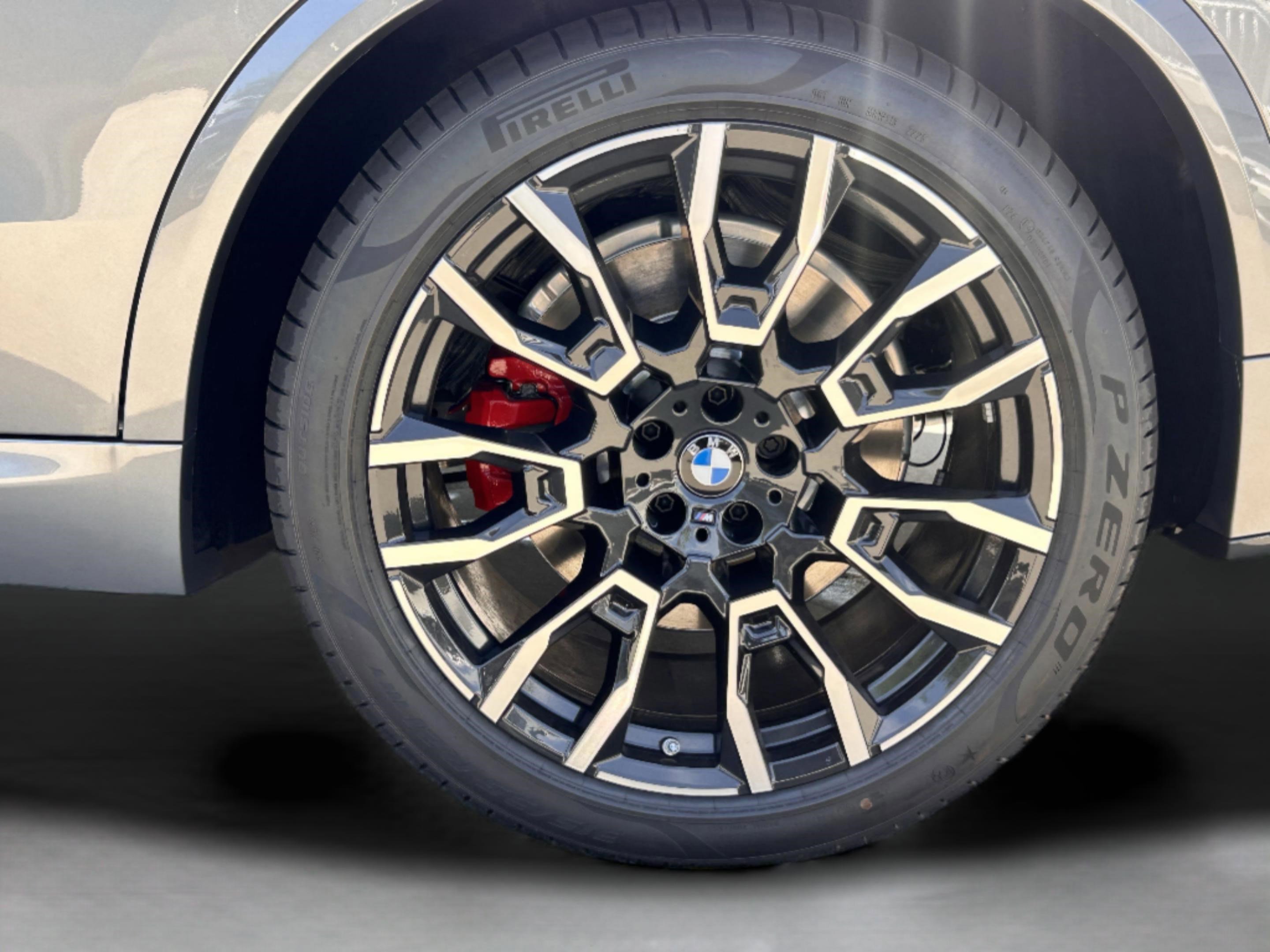 Used 2026 BMW X5 xDrive50e w/ M Sport Package image 7