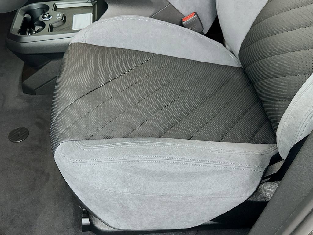 New 2026 BMW iX xDrive60 w/ M Sport Package image 26