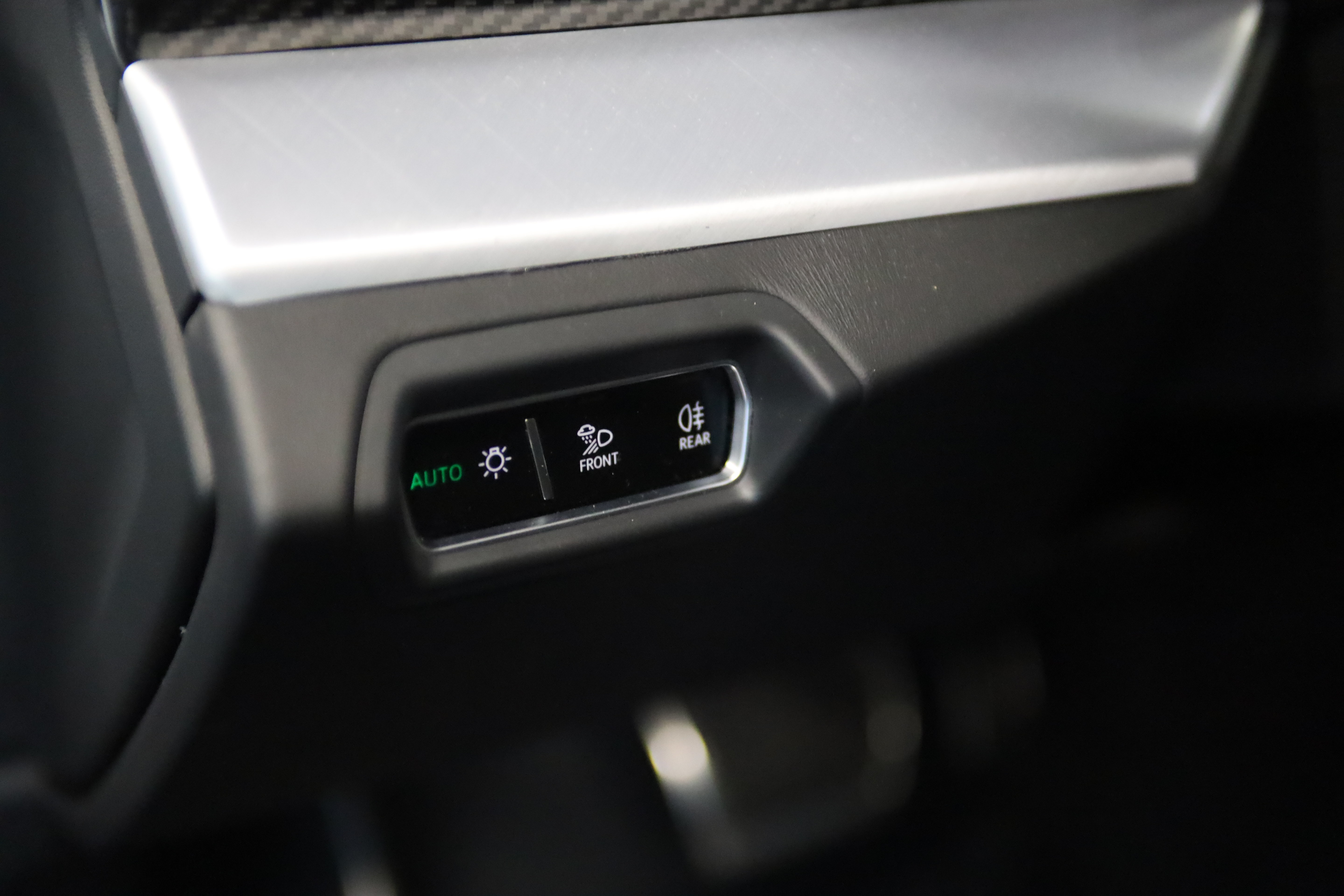 Used 2019 Lamborghini Urus AWD/4WD image 21