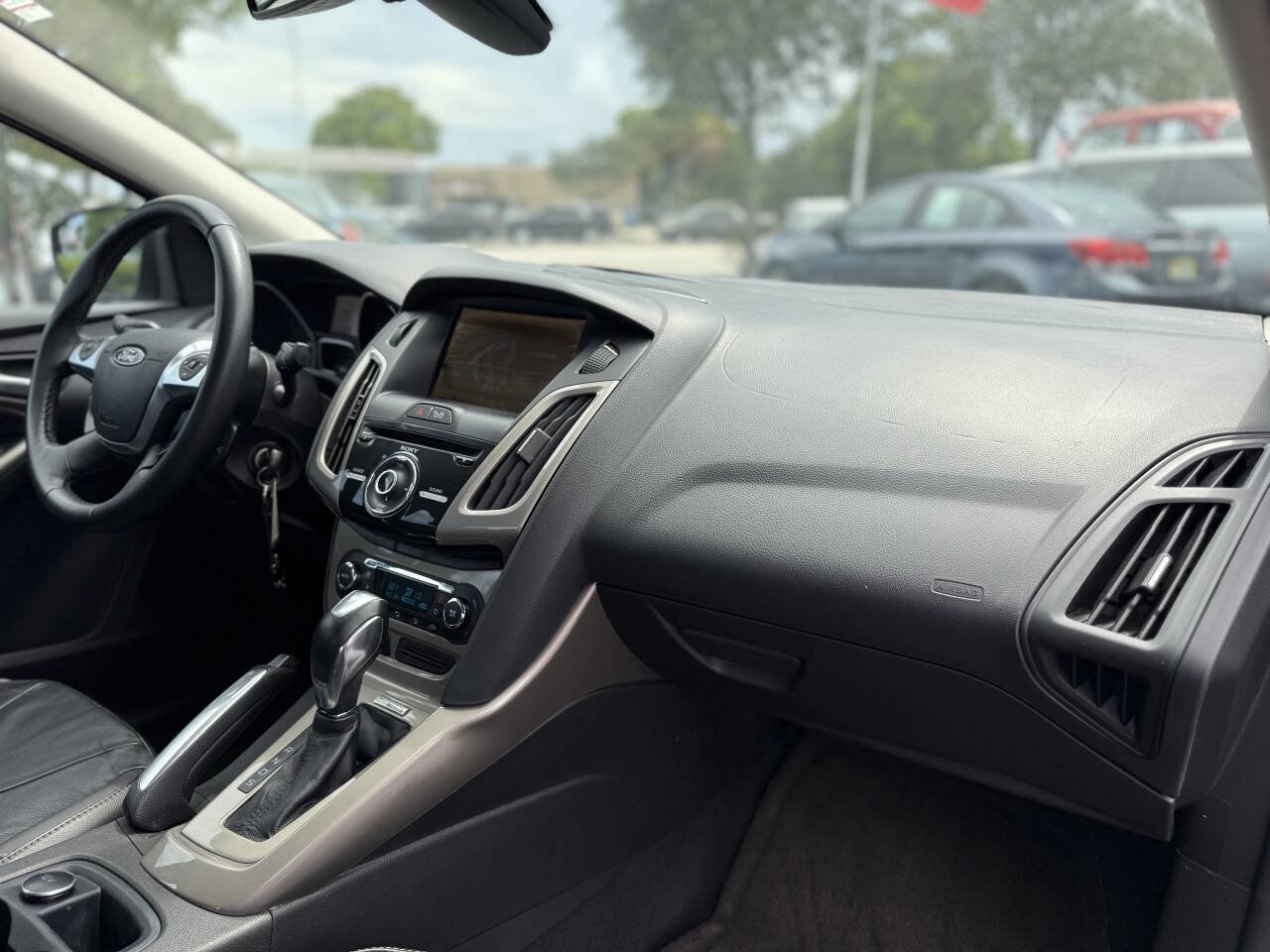 Used 2012 Ford Focus SEL image 24