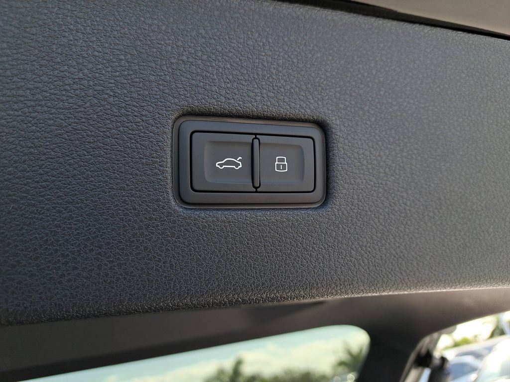 New 2026 Audi Q8 Premium Plus image 32