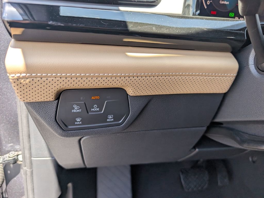 New 2025 Volkswagen Atlas Cross Sport SE image 18