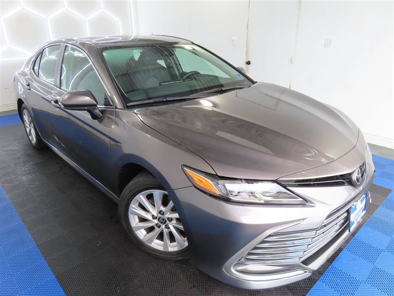 Used 2023 Toyota Camry LE FWD image 5
