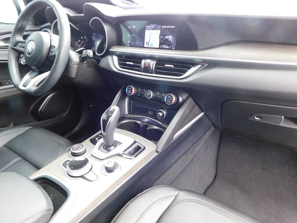 Used 2023 Alfa Romeo Stelvio Ti AWD/4WD image 20