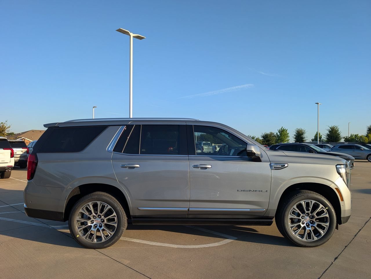 New 2026 GMC Yukon Denali w/ Denali Reserve Package AWD/4WD image 3
