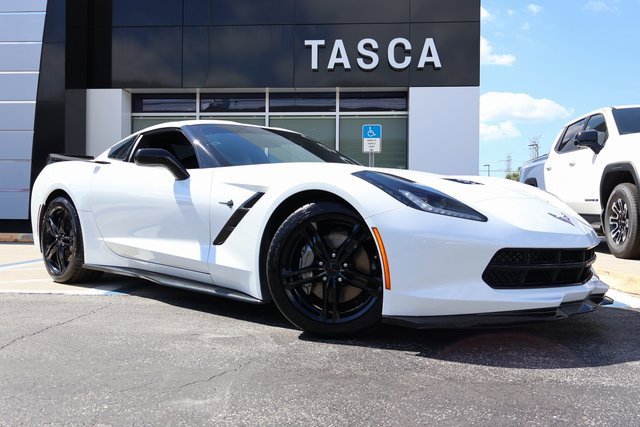 Used 2017 Chevrolet Corvette Stingray Coupe w/ 1LT