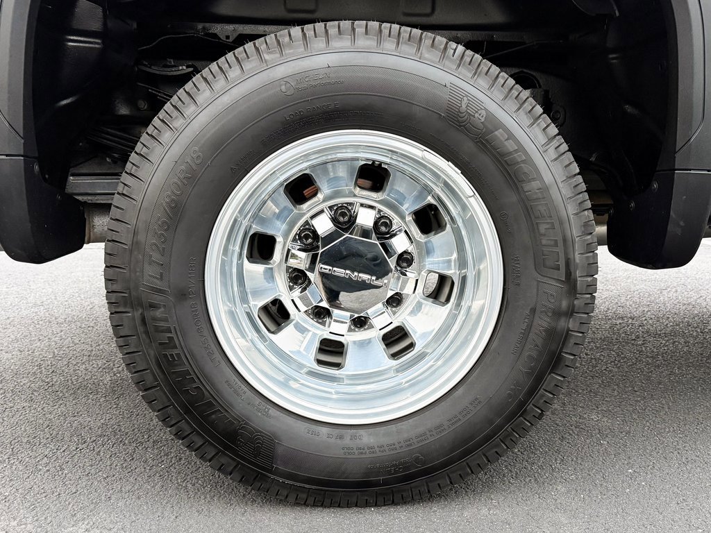 Used 2024 GMC Sierra 3500 Denali Ultimate image 18