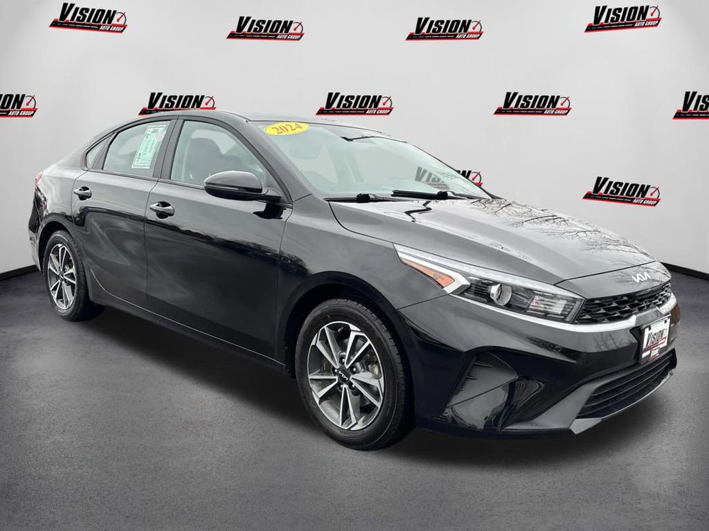 Certified 2024 Kia Forte LXS w/ LXS Technology Package video 3