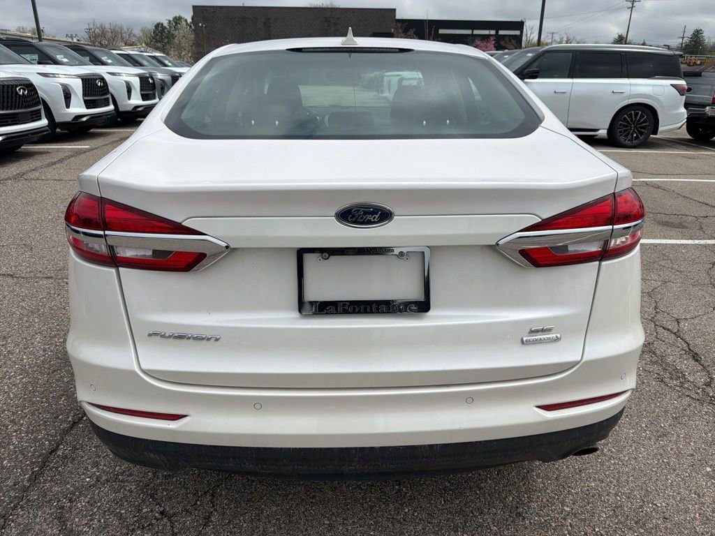 Used 2020 Ford Fusion SE image 4