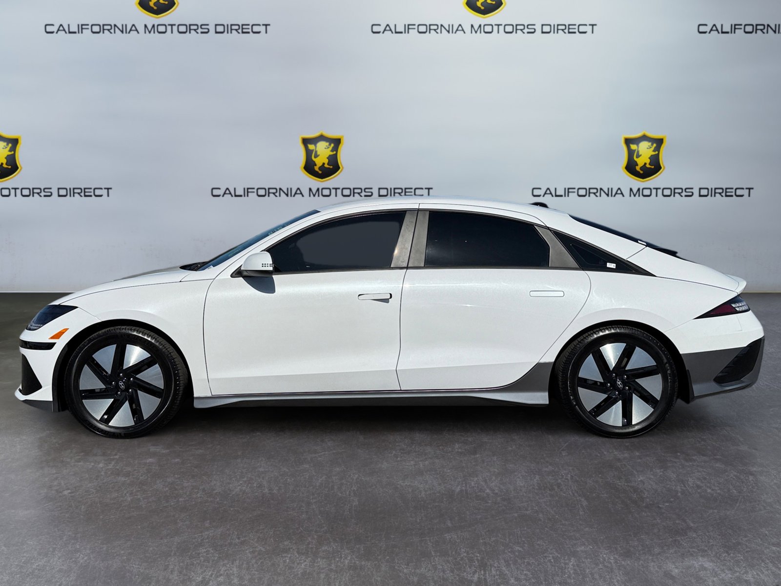 Used 2023 Hyundai Ioniq 6 SE image 2