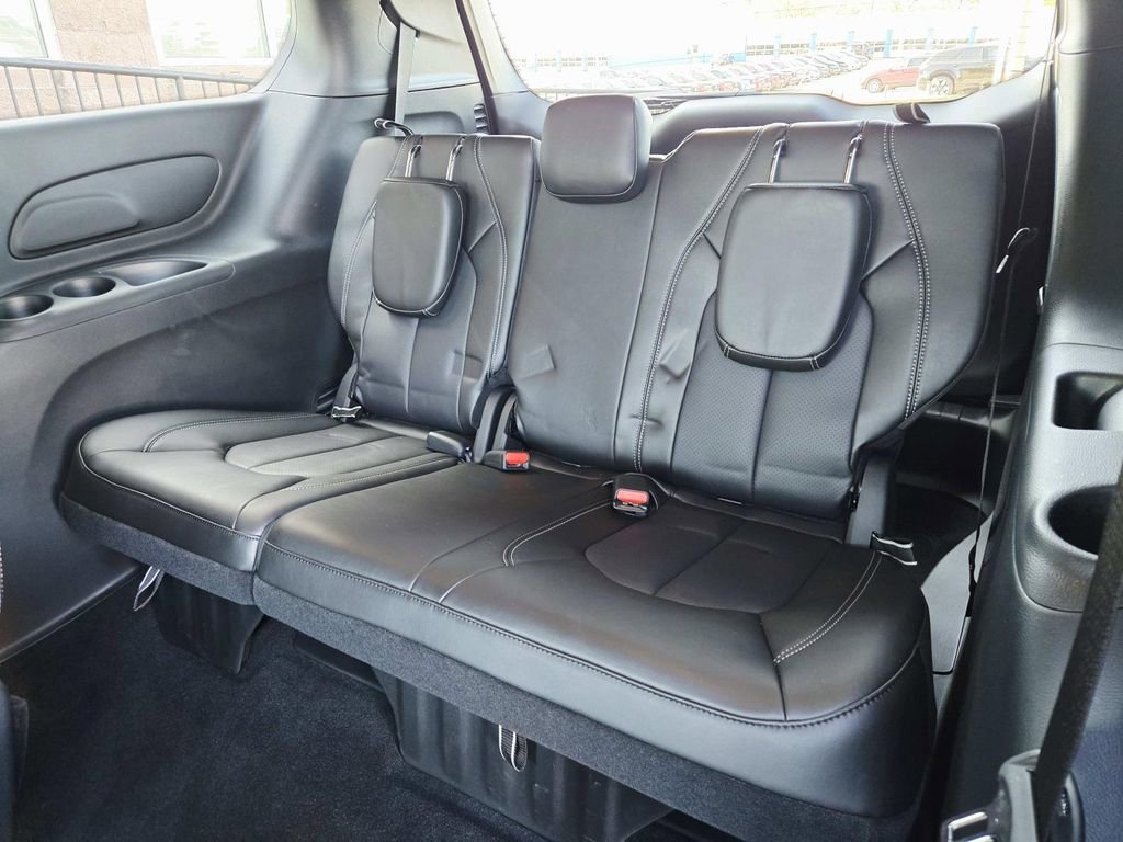 New 2026 Chrysler Pacifica Select FWD image 15