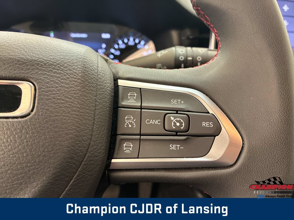 Used 2025 Jeep Compass Trailhawk AWD/4WD image 27