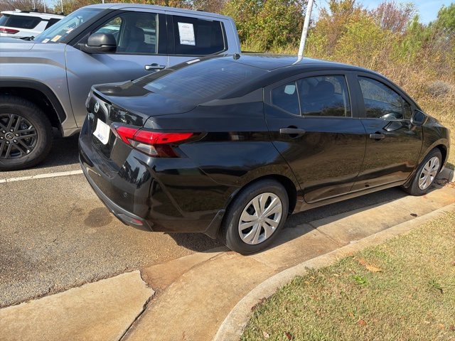 Used 2022 Nissan Versa S image 12
