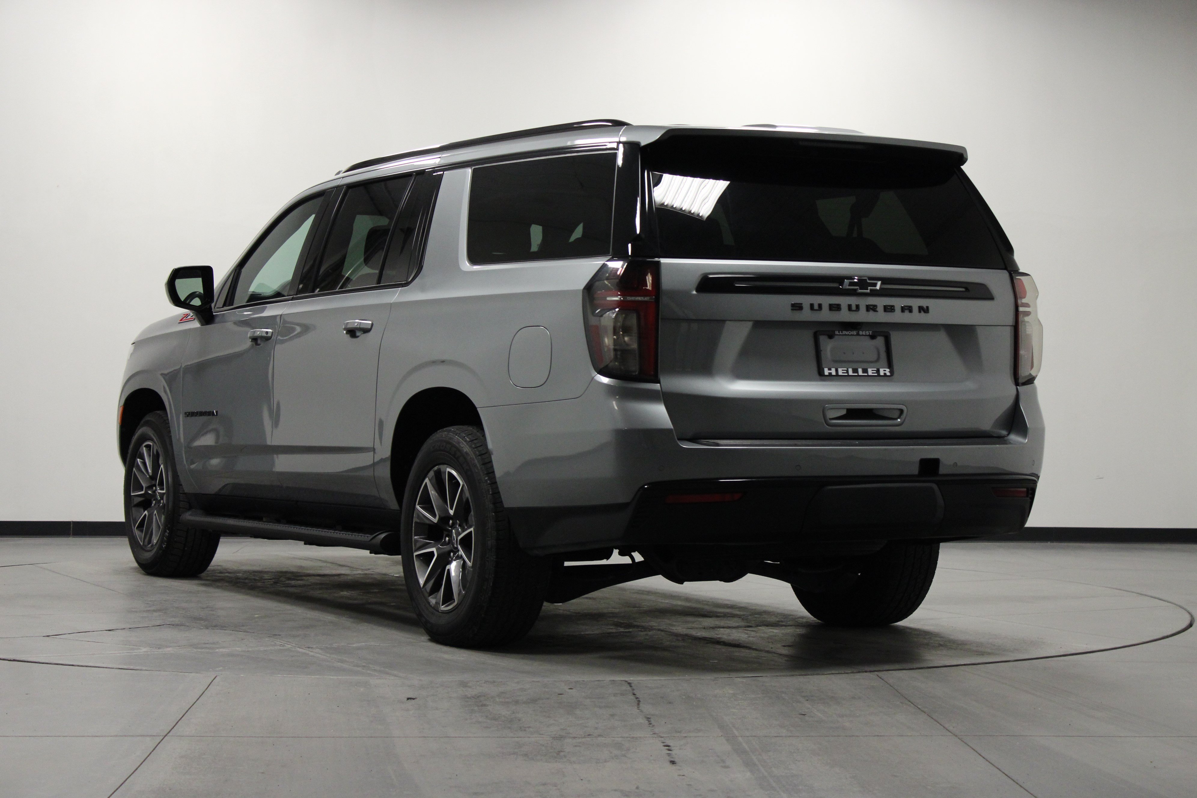 Used 2023 Chevrolet Suburban Z71 AWD/4WD image 6