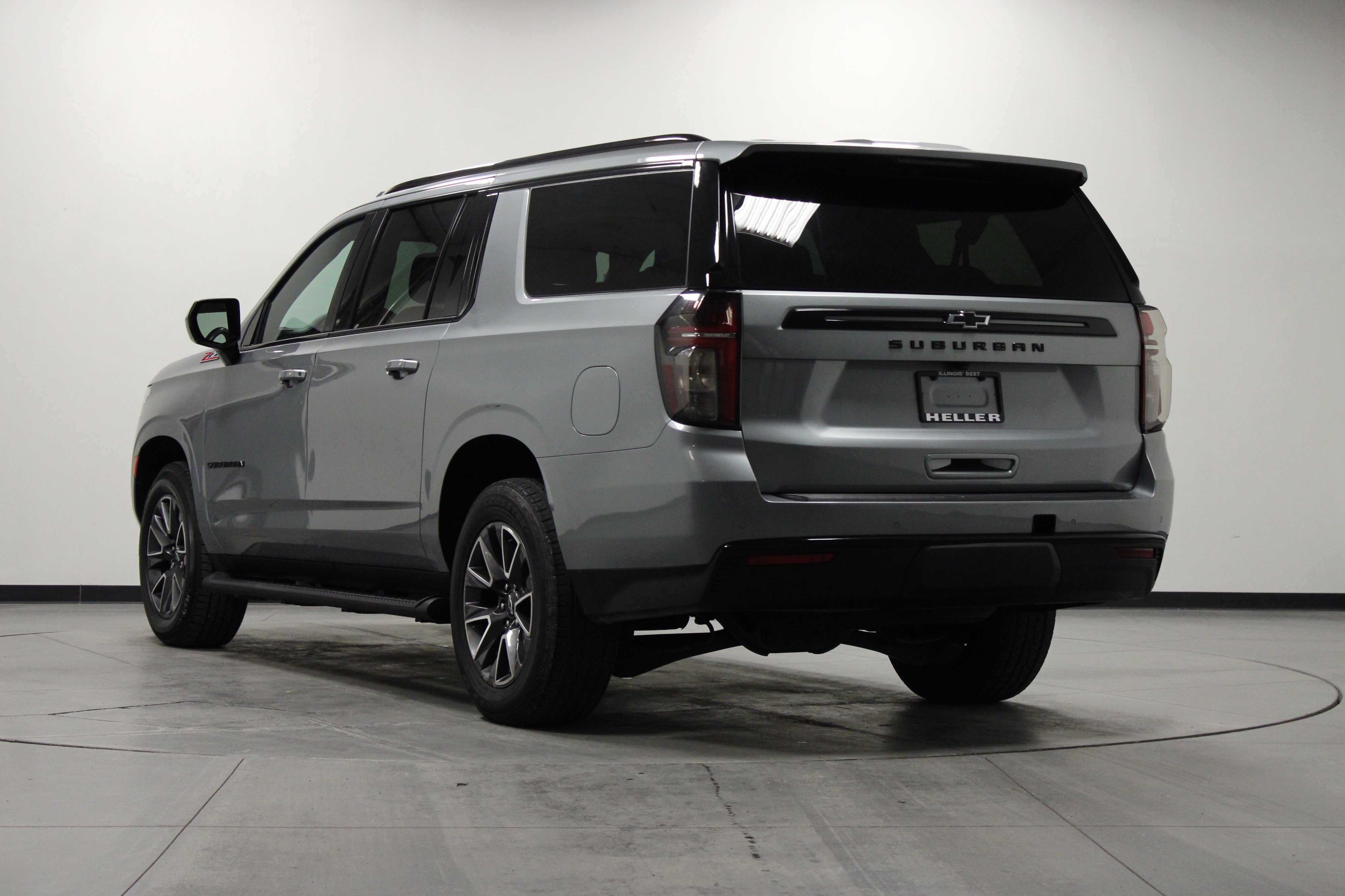 Used 2023 Chevrolet Suburban Z71 image 6