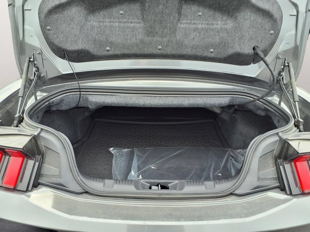 Used 2025 Ford Mustang Premium RWD image 25