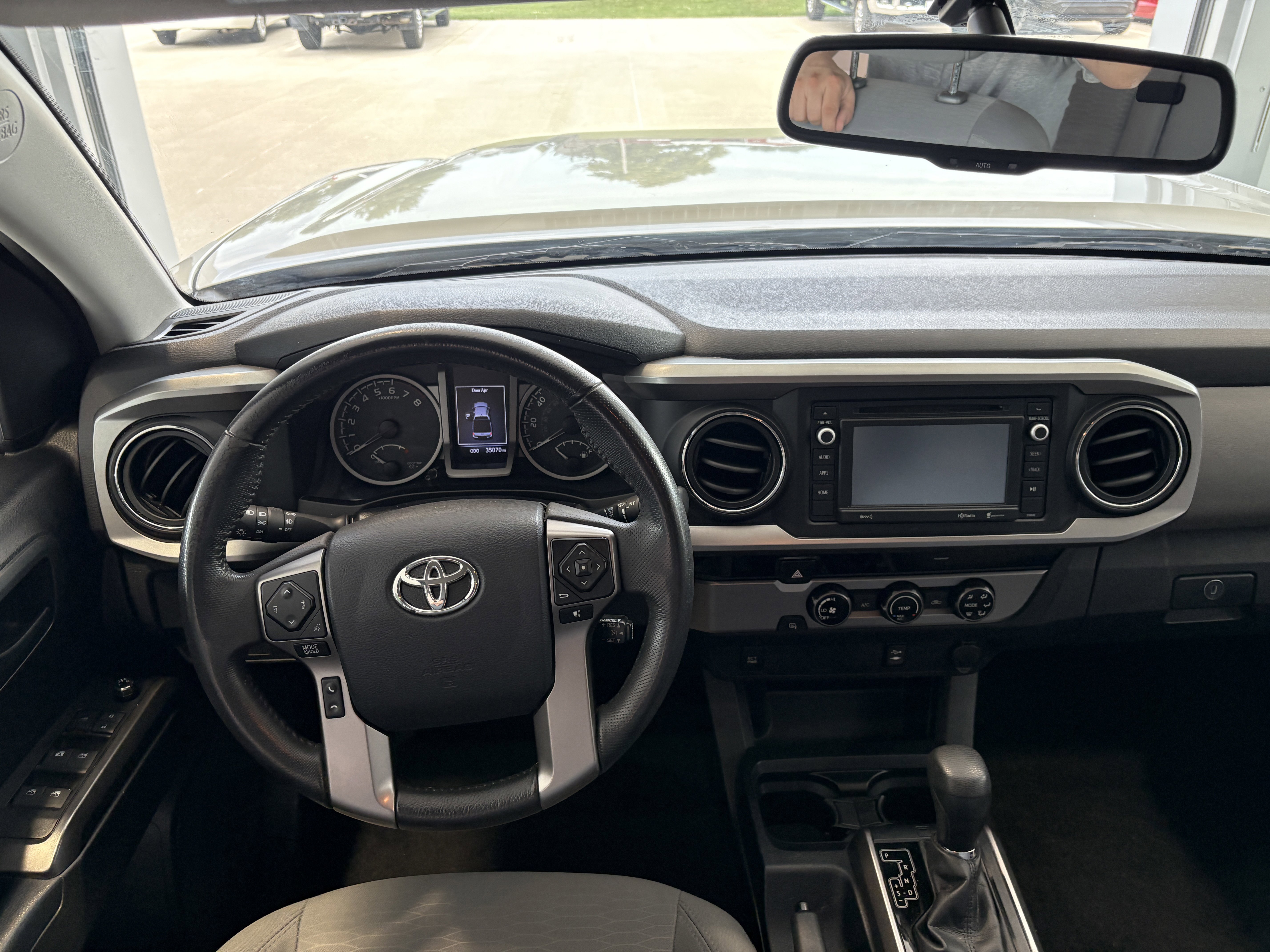 Used 2017 Toyota Tacoma SR5 image 10