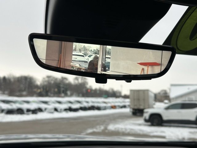 Certified 2025 Chevrolet Traverse RS image 43