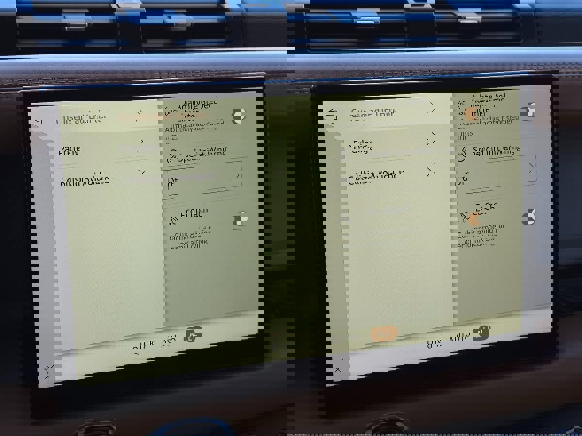 Used 2023 Land Rover Defender 130 S image 59