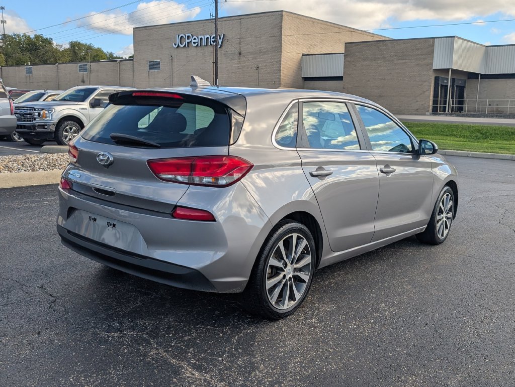 Used 2020 Hyundai Elantra GT FWD image 7