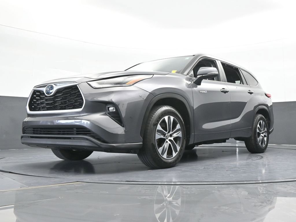 Used 2021 Toyota Highlander XLE FWD image 55