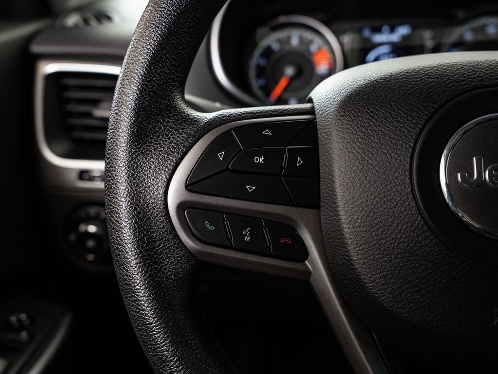 Used 2019 Jeep Cherokee Latitude w/ Popular Appearance Group image 26