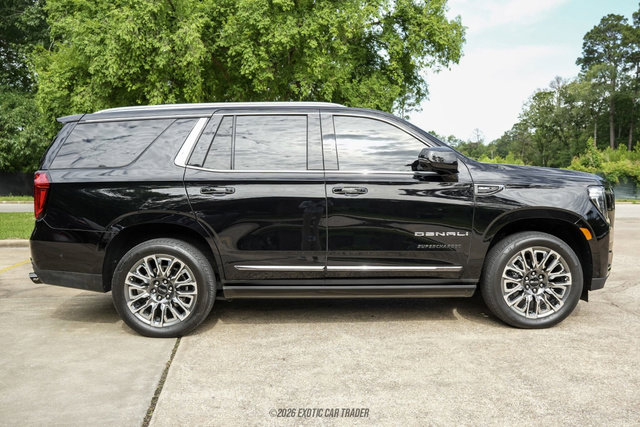 Used 2024 GMC Yukon Denali Ultimate w/ LPO, Floor Liner Package AWD/4WD image 9