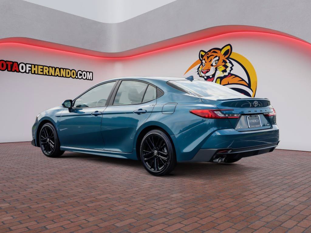 Used 2025 Toyota Camry SE FWD image 8