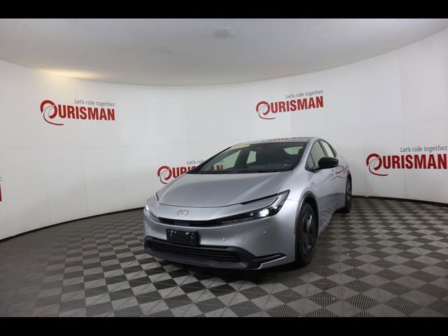 Used 2024 Toyota Prius LE image 2