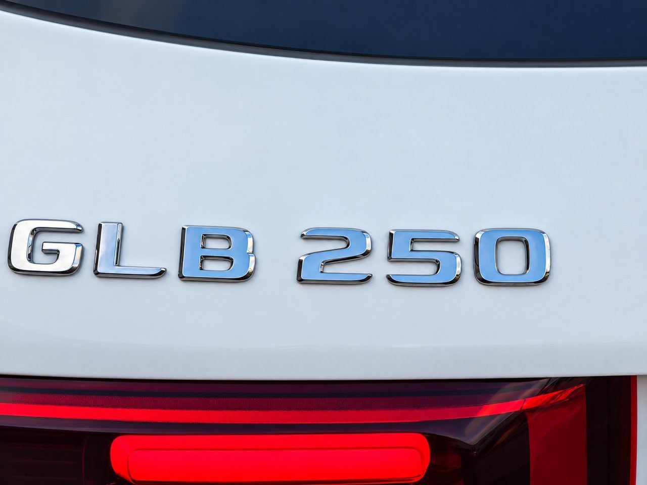 New 2026 Mercedes-Benz GLB 250 4MATIC image 8