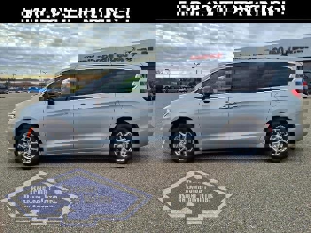 New 2026 Chrysler Pacifica Select image 42