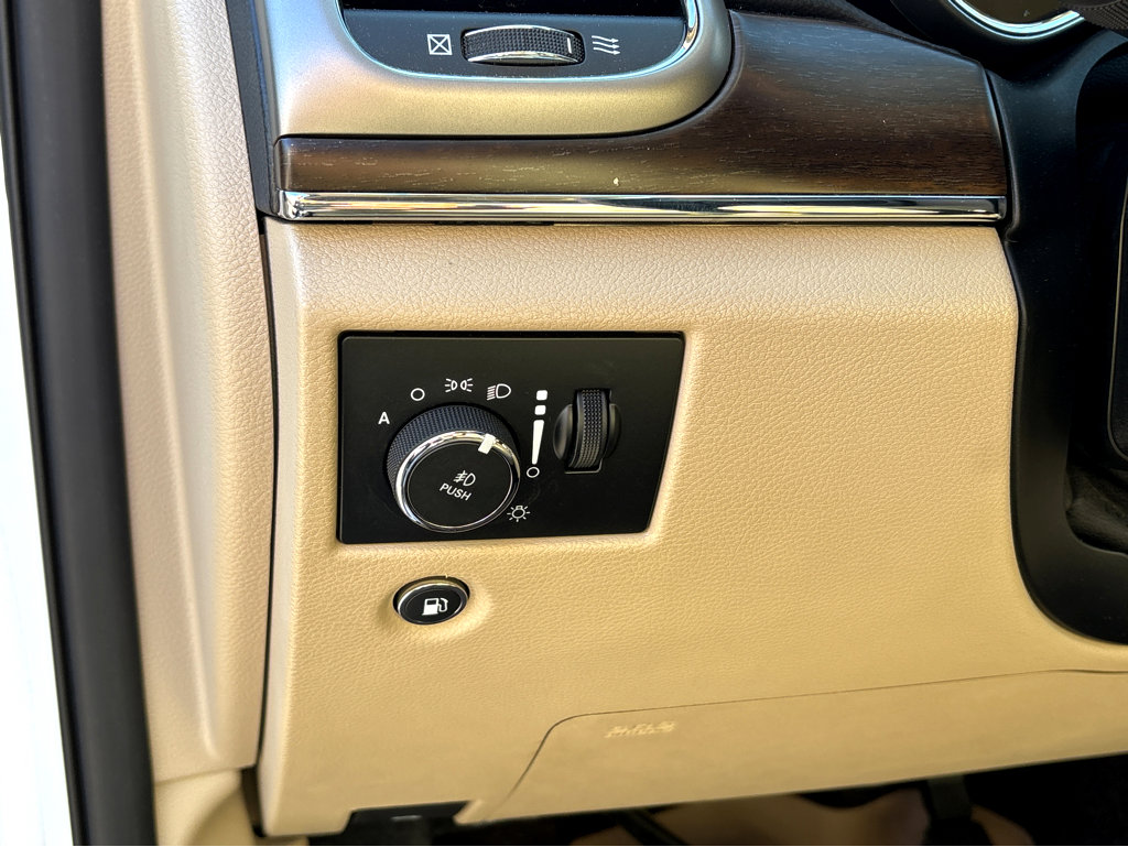 Used 2018 Jeep Grand Cherokee Limited w/ Trailer Tow Group IV image 16