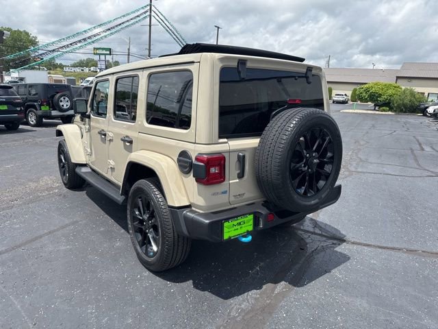 Used 2022 Jeep Wrangler Unlimited Sahara w/ Cold Weather Group image 3