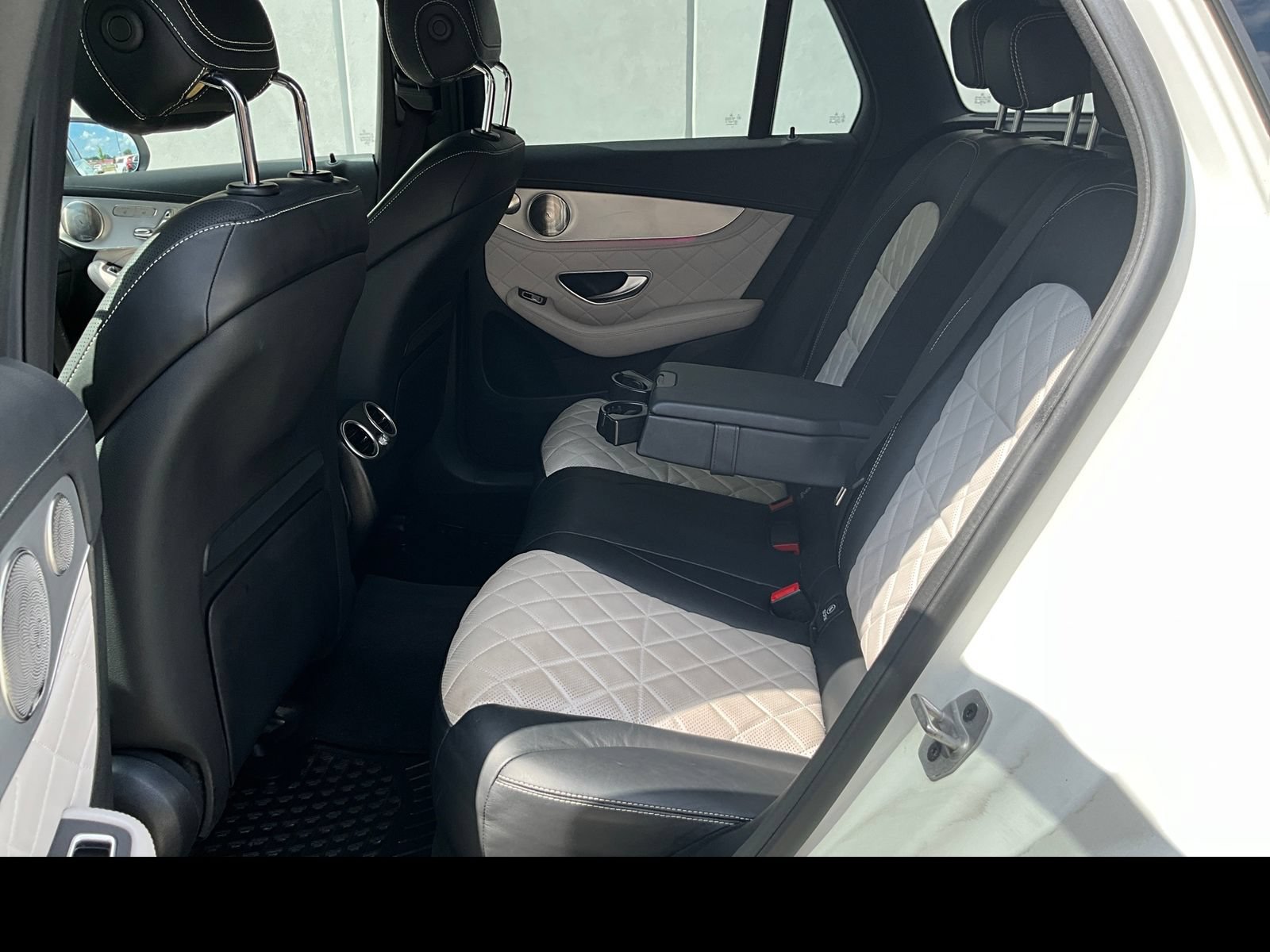 Used 2021 Mercedes-Benz GLC 300 4MATIC image 9