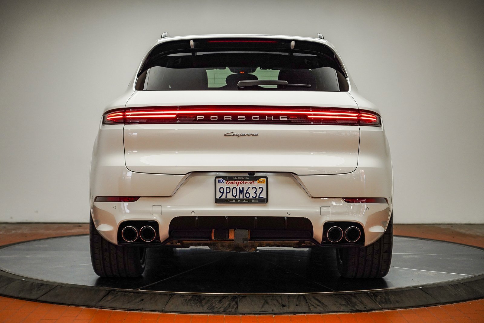 Used 2025 Porsche Cayenne image 10