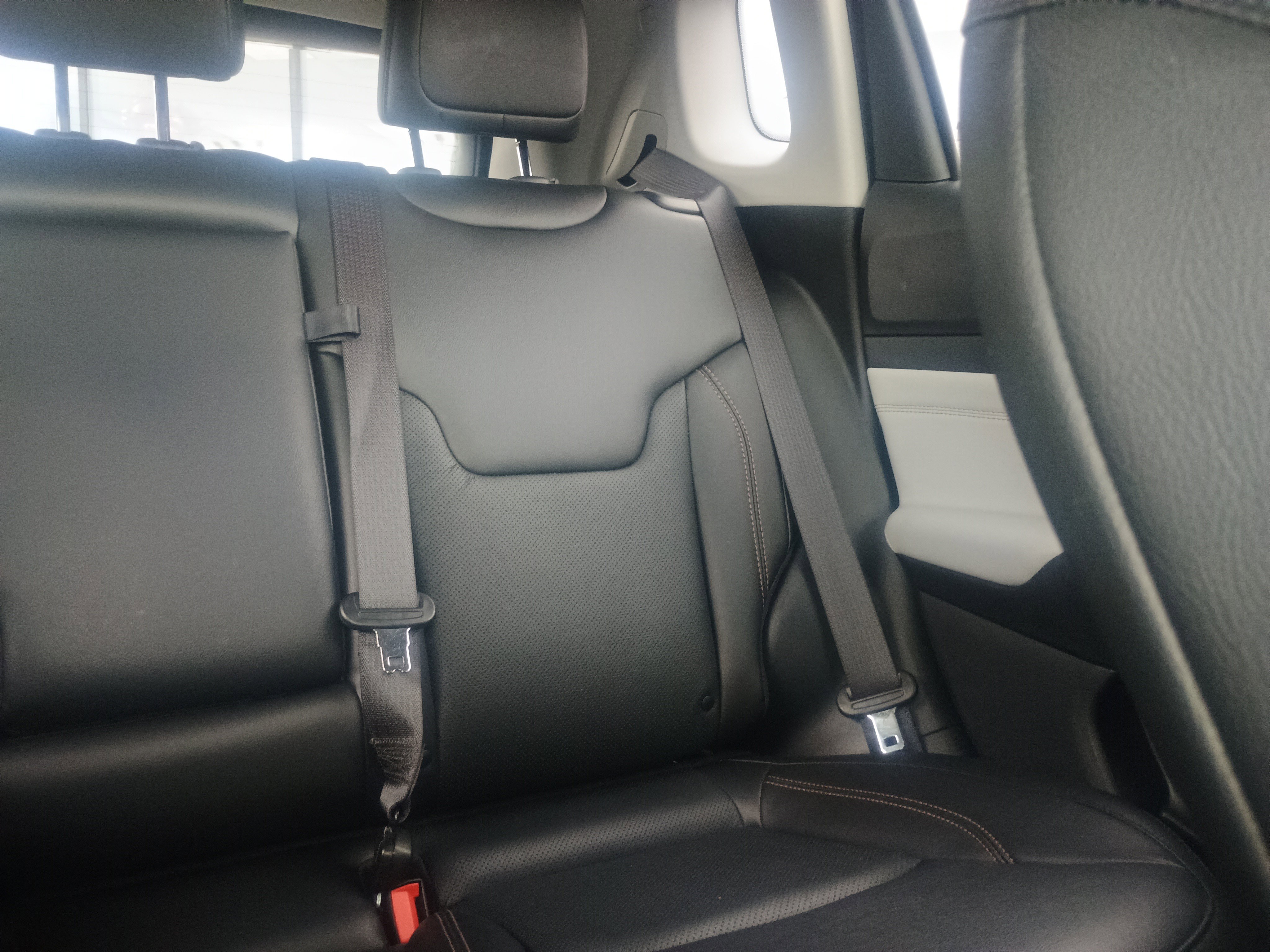 Used 2022 Jeep Compass Limited image 30