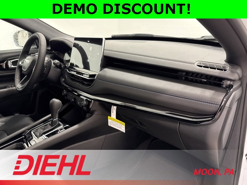 New 2026 Jeep Compass Limited image 16