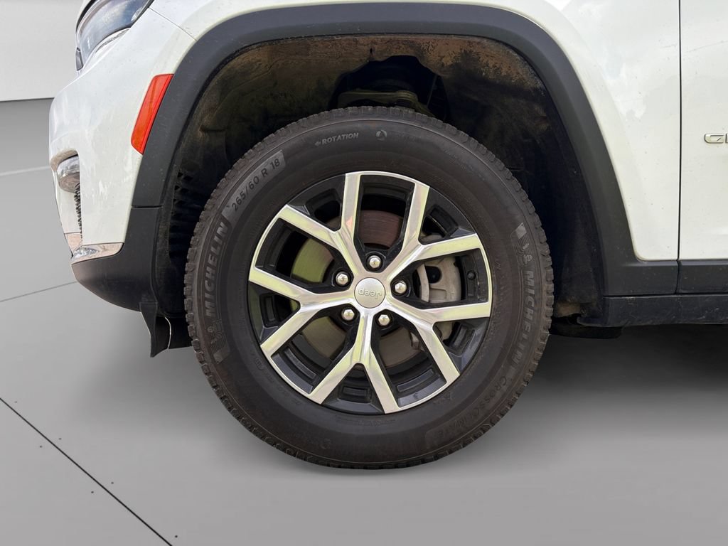 Used 2024 Jeep Grand Cherokee L Limited w/ Trailer Tow Package AWD/4WD image 11
