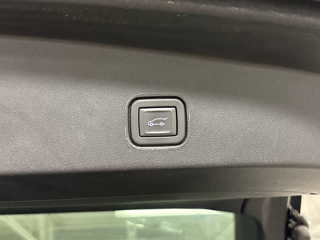 New 2025 Cadillac Lyriq Luxury RWD image 20