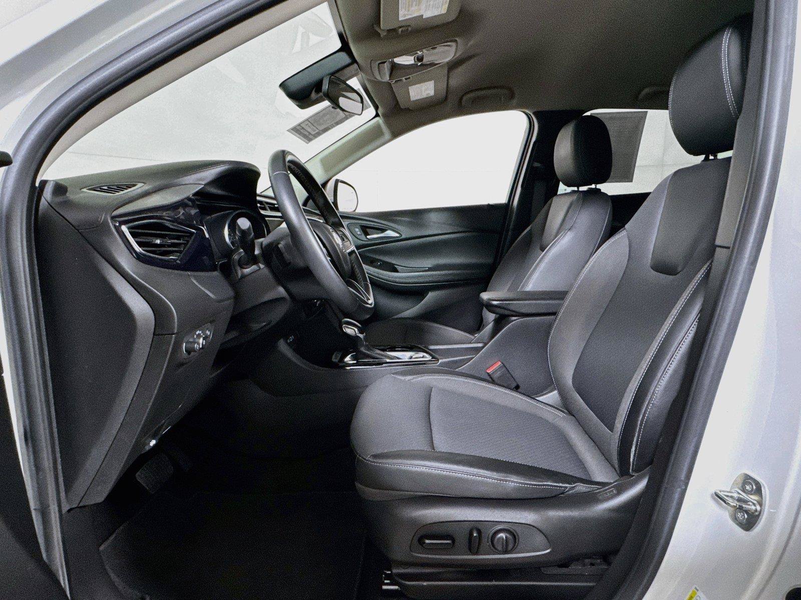 Used 2023 Buick Encore GX Select w/ Sport Touring Package FWD image 19