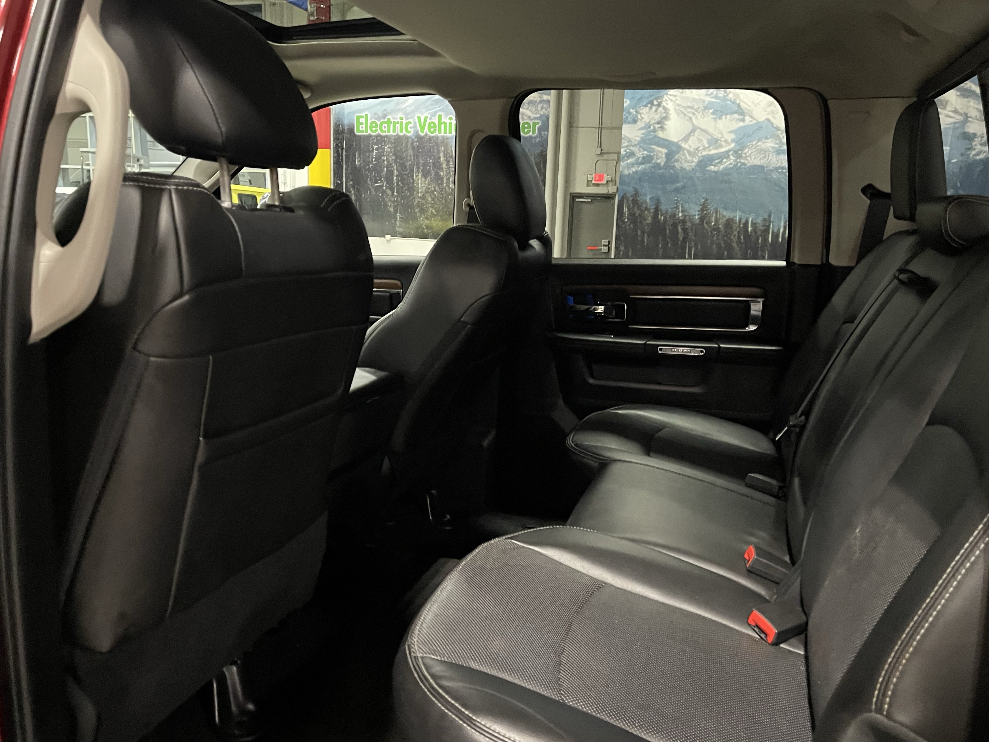 Used 2014 RAM 2500 Laramie AWD/4WD image 16