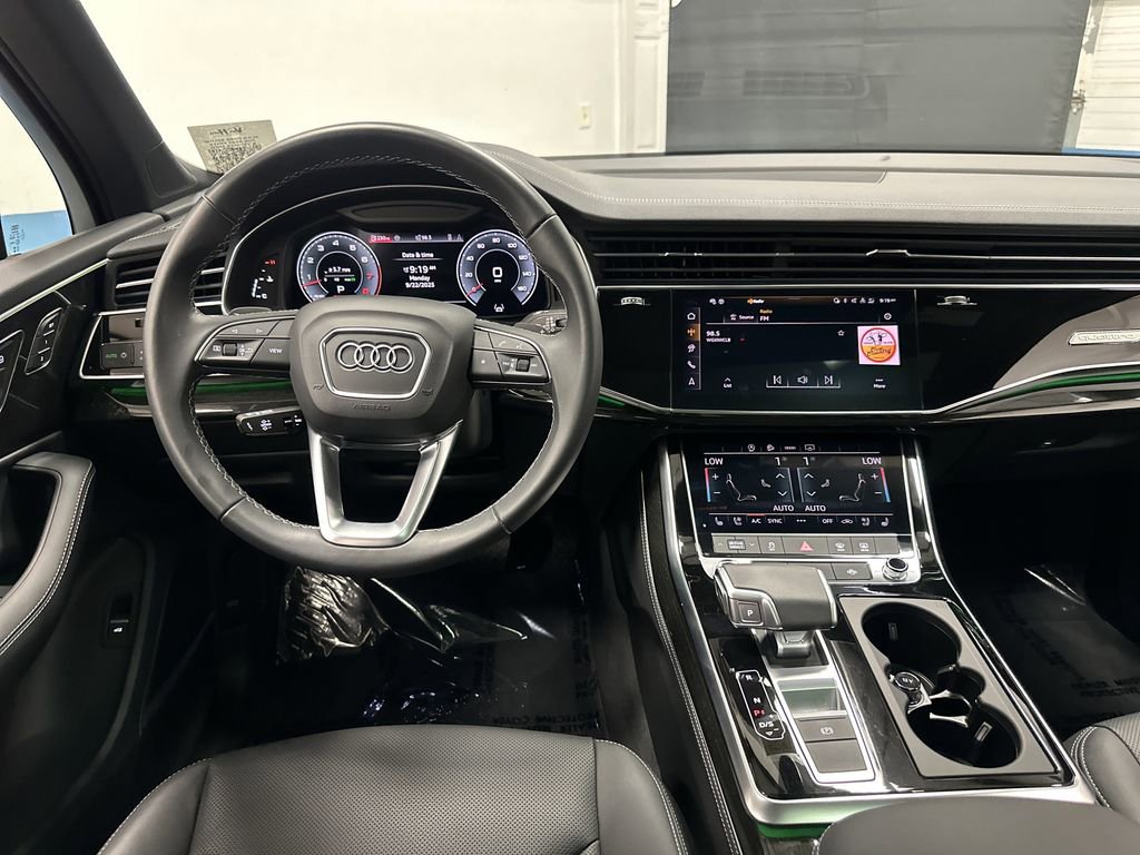 Used 2025 Audi Q7 3.0T Premium Plus image 5
